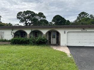 8408 Southampton Dr, Miramar, FL 33025