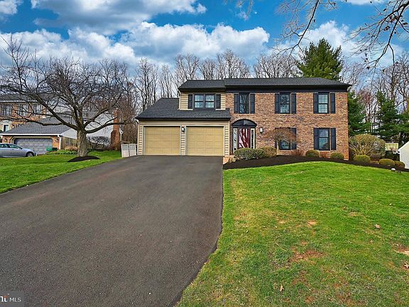 3rd image of 349 Burgundy Ln