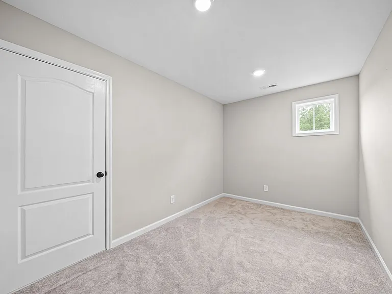 1042 Winesap Rd — Photo 24