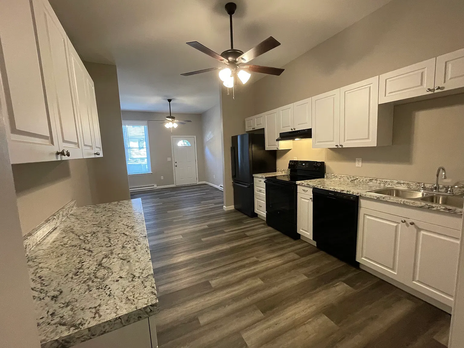 2 bed, $1,200 — Photo 3