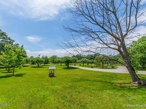 5th image of 1091 W Cronk Dr
