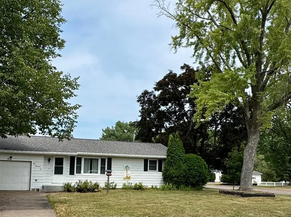 1002 W Spruce St, Chippewa Falls, WI 54729