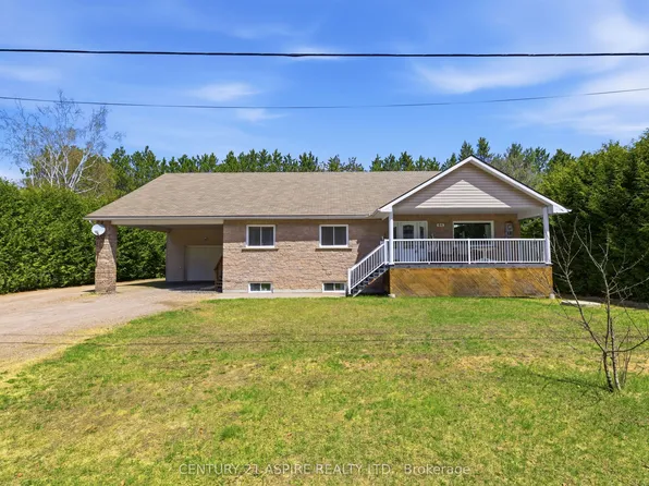 84 Pinewood Pl, Laurentian Hills, ON K0J 1P0