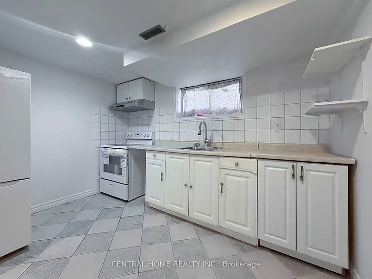 11 Tineta Cres #BASEMENT — Photo 9