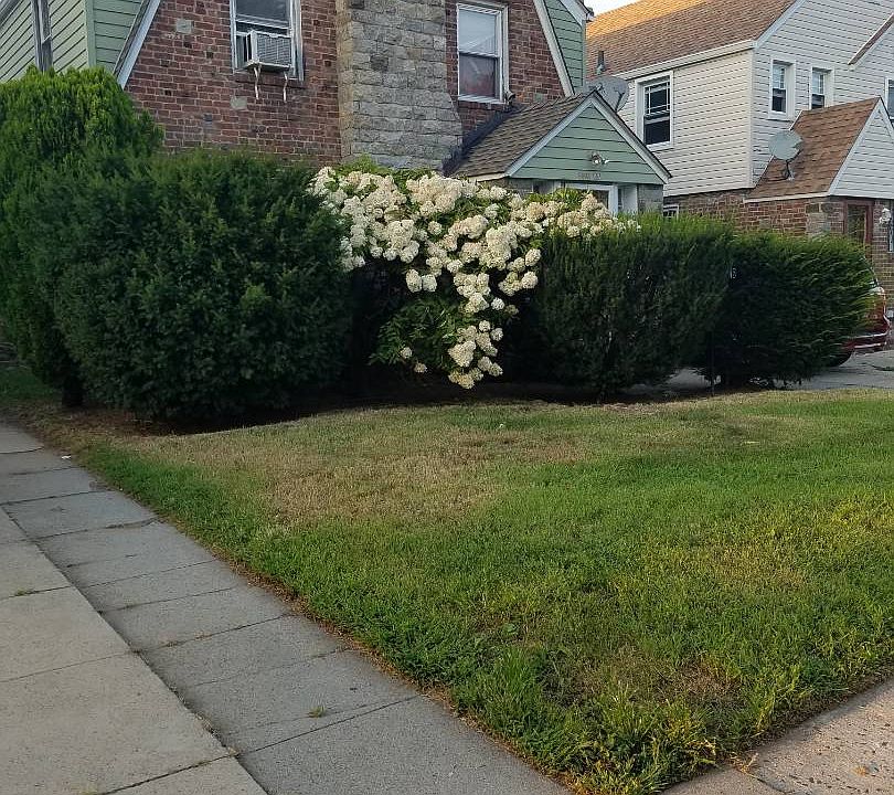 1st image of 22143 Murdock Ave