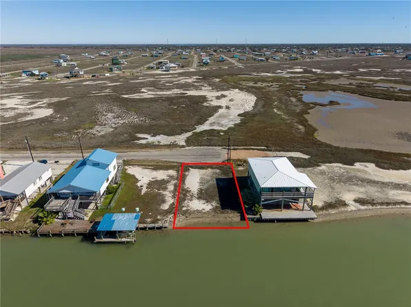 153 Starfish Dr, Rockport, TX 78382