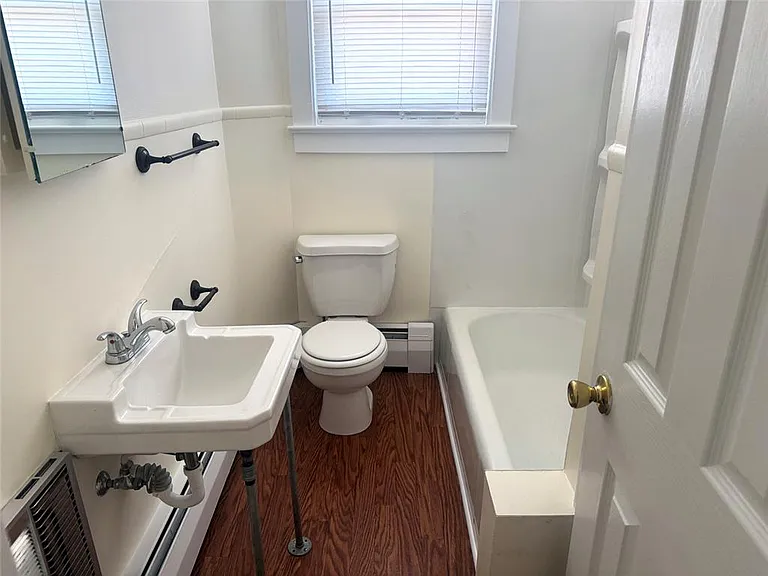 225 E Pennsylvania Ave — Photo 19