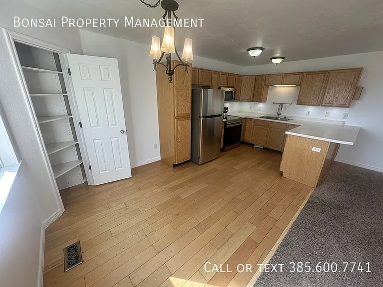 1247 W Bridalwood Loop — Photo 6