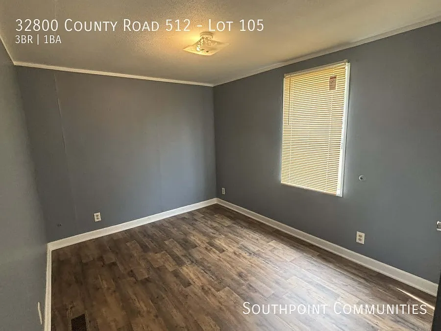 3 bed, 896 sqft, $800 — Photo 3