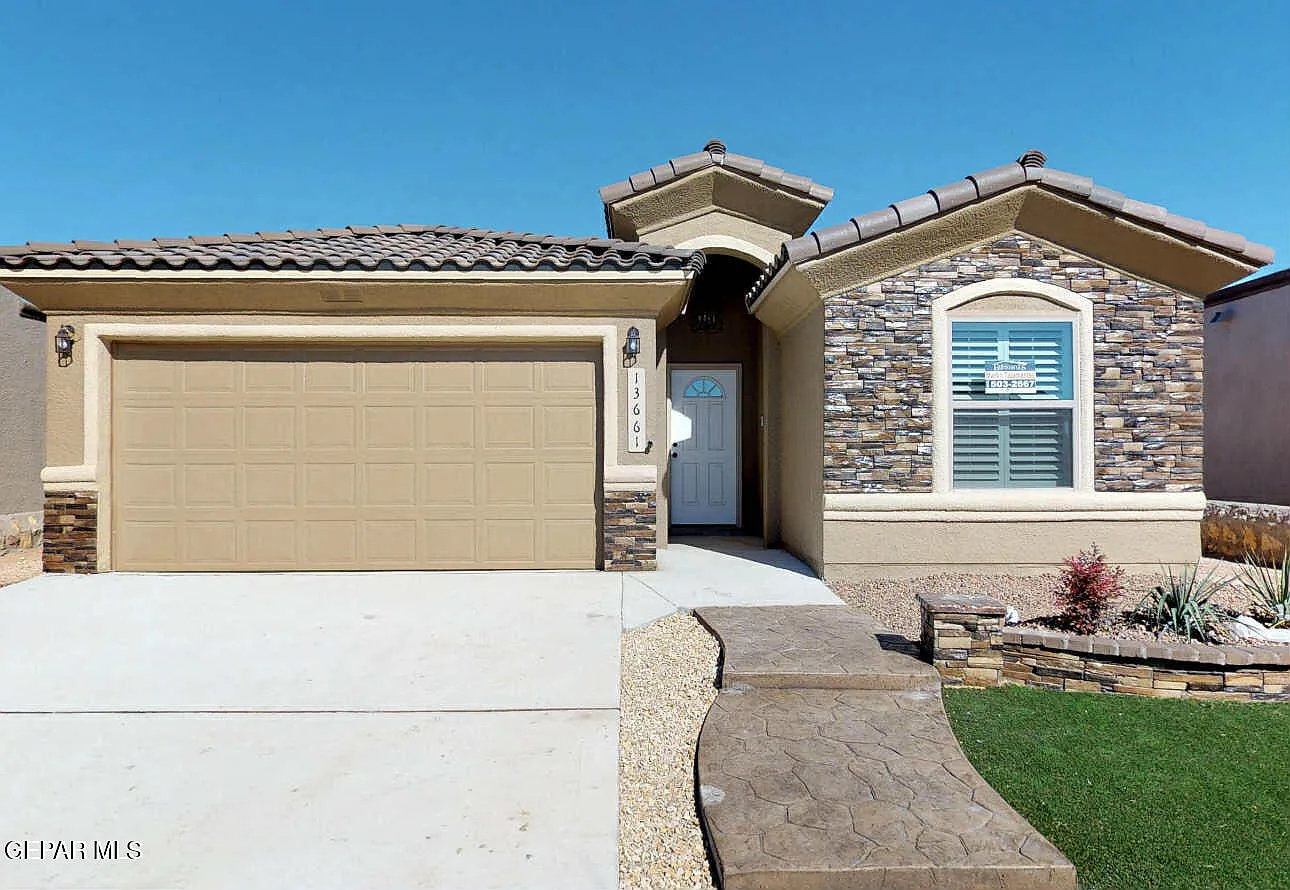 3 bed, 2.0 bath, 1432 sqft, $1,700 — Photo 1