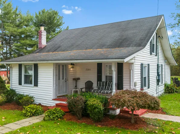 2205 Sharkey Rd, Morehead, KY 40351
