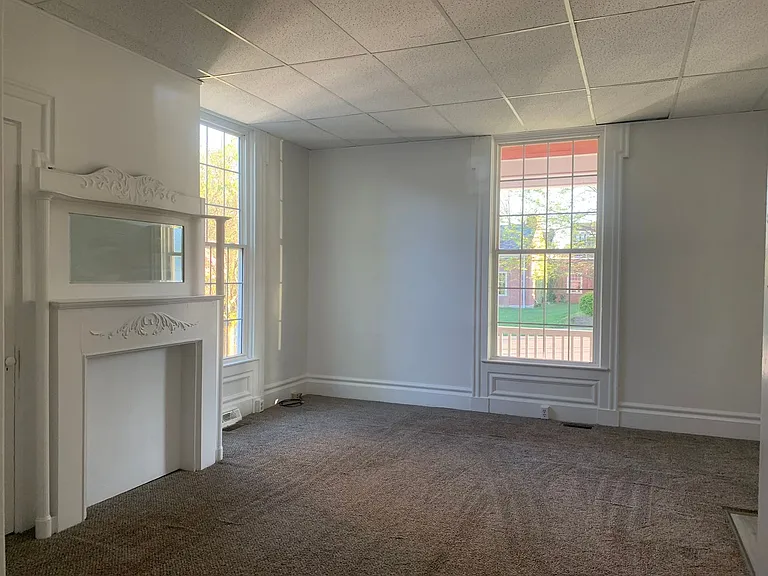 127 W Market St — Photo 17