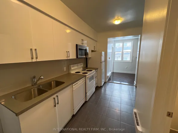 159 Montrose Ave Unit 1, Toronto, ON M6J 2T6