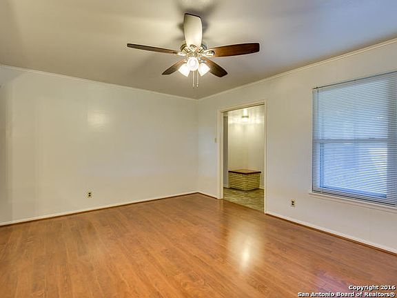 3rd image of 8611 Sagebrush Ln