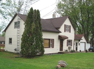 530 Sampson St, Livingston, WI 53554