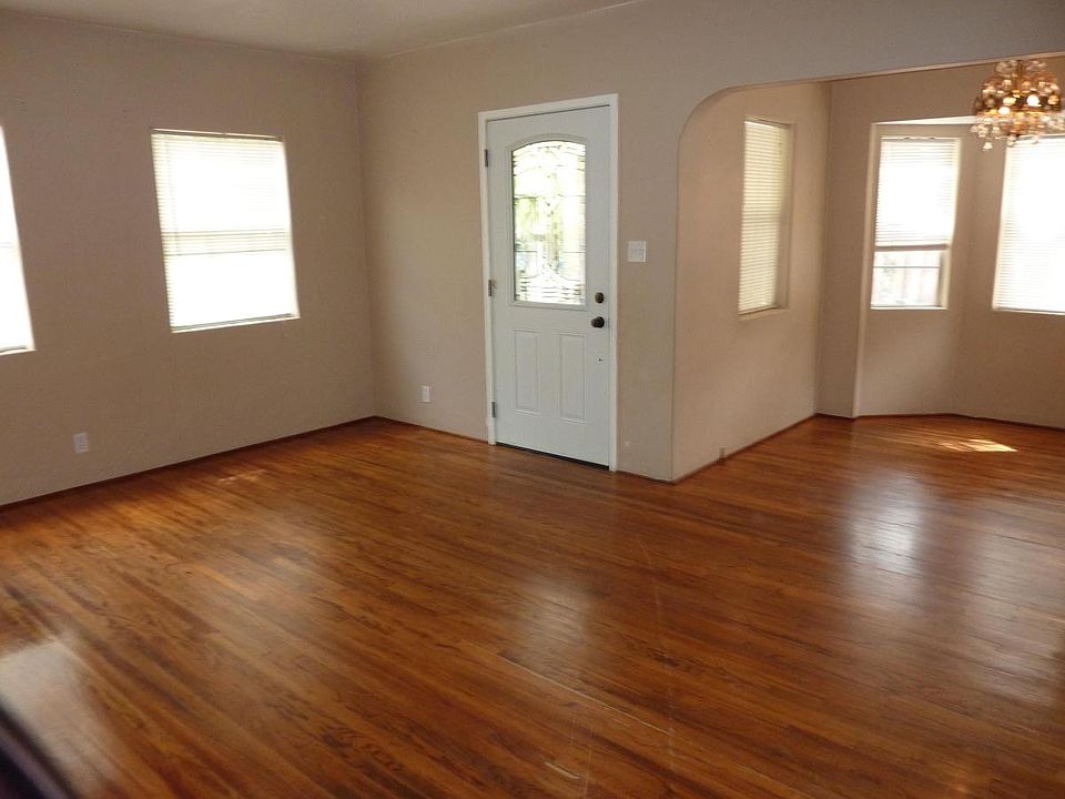 1st image of 9217 Tobias Ave