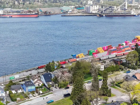 2497 Wall St, Vancouver, BC V5K 1A4