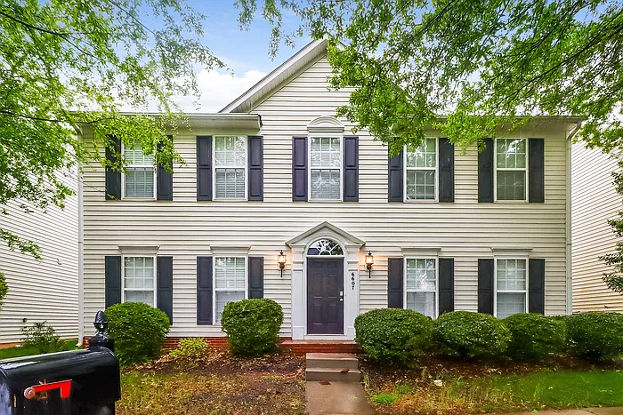 5 bed, 2.5 bath, 2482 sqft, $2,515 — Photo 1