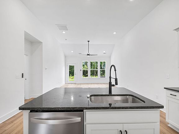 5th image of 237 Woodhouse Way #1