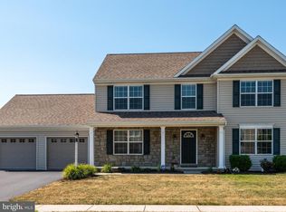 614 Rose Petal Ln, Mount Joy, PA 17552