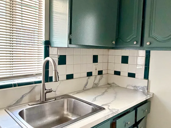 133 W 66th St #2, Los Angeles, CA 90003
