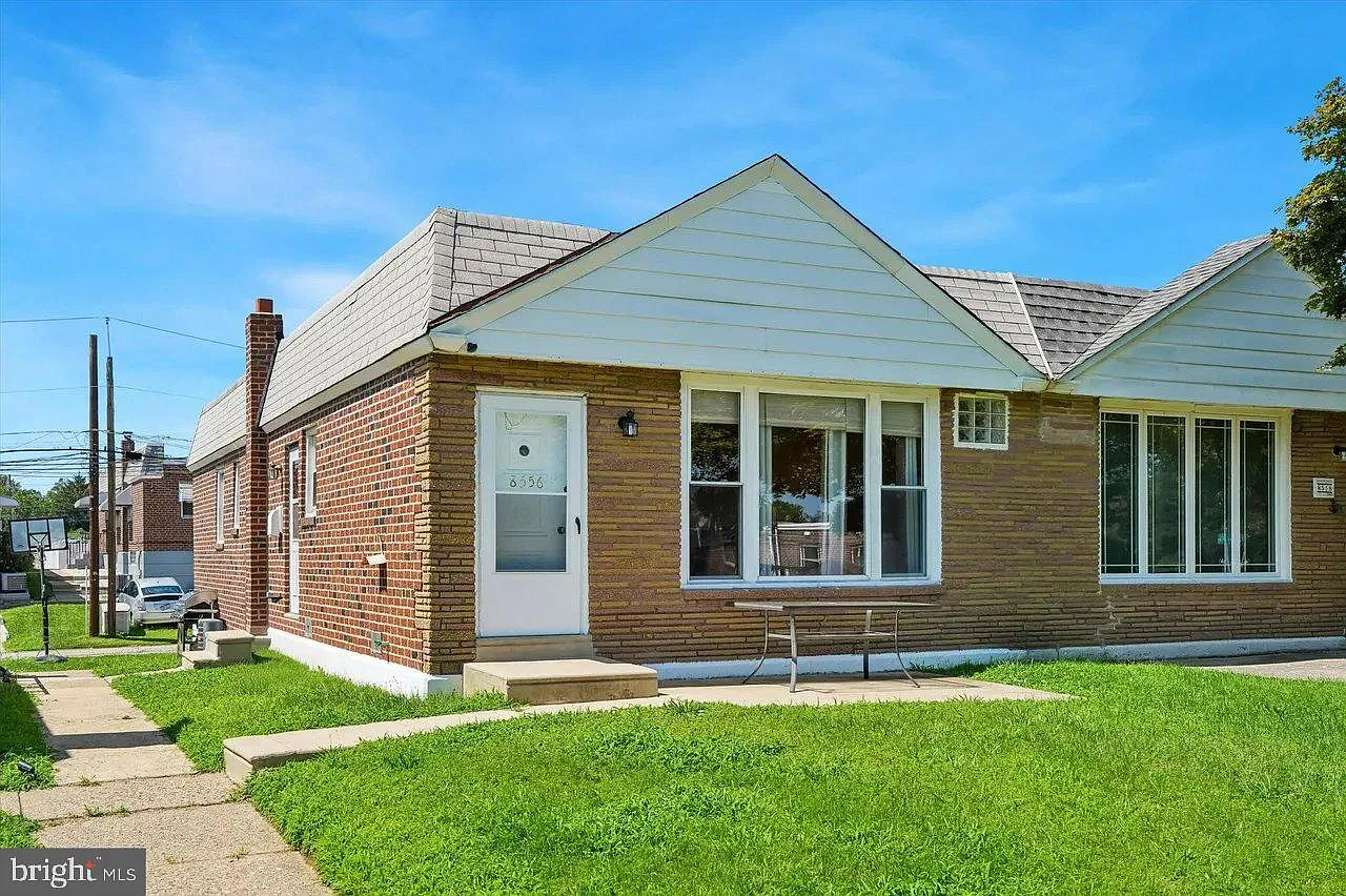 3 bed, 2.5 bath, 1147 sqft, $2,600 — Photo 1
