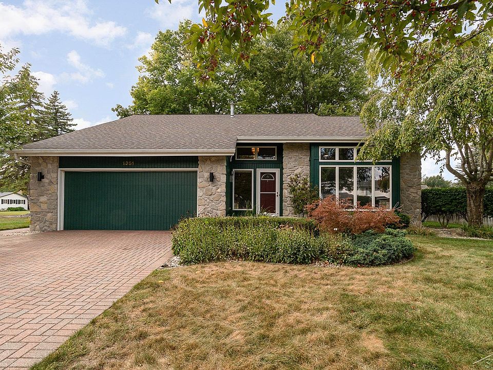 1st image of 1351 Angela Dr W