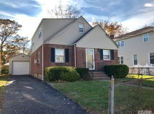 190 E New York Ave, Valley Stream, NY 11580