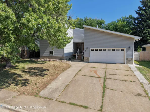968 2nd Ave E, Dickinson, ND 58601