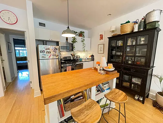 Rented by Realty Collective | media 16