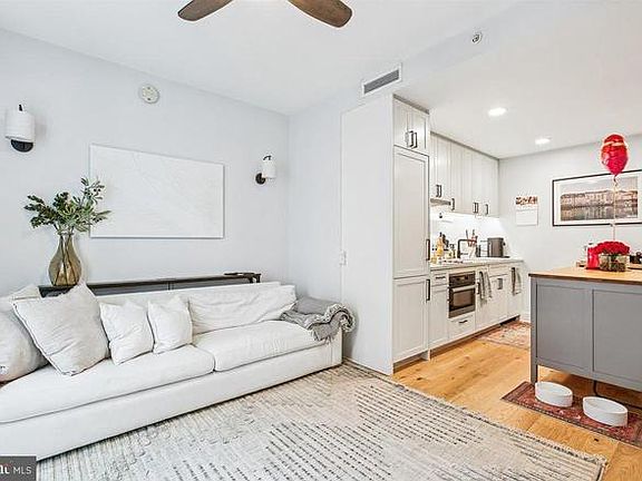 4th image of 1211 Van St SE #902