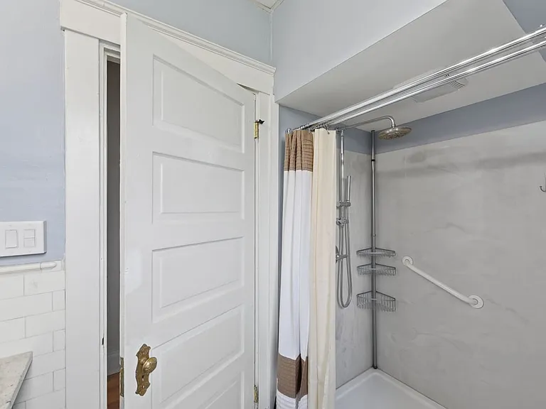 344 Helen St #1 — Photo 19