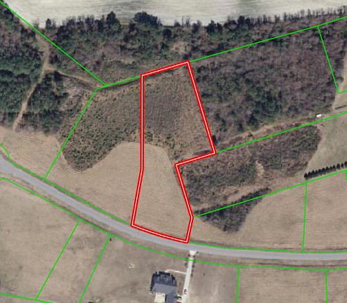 3rd image of 204 Otter Hole Dr