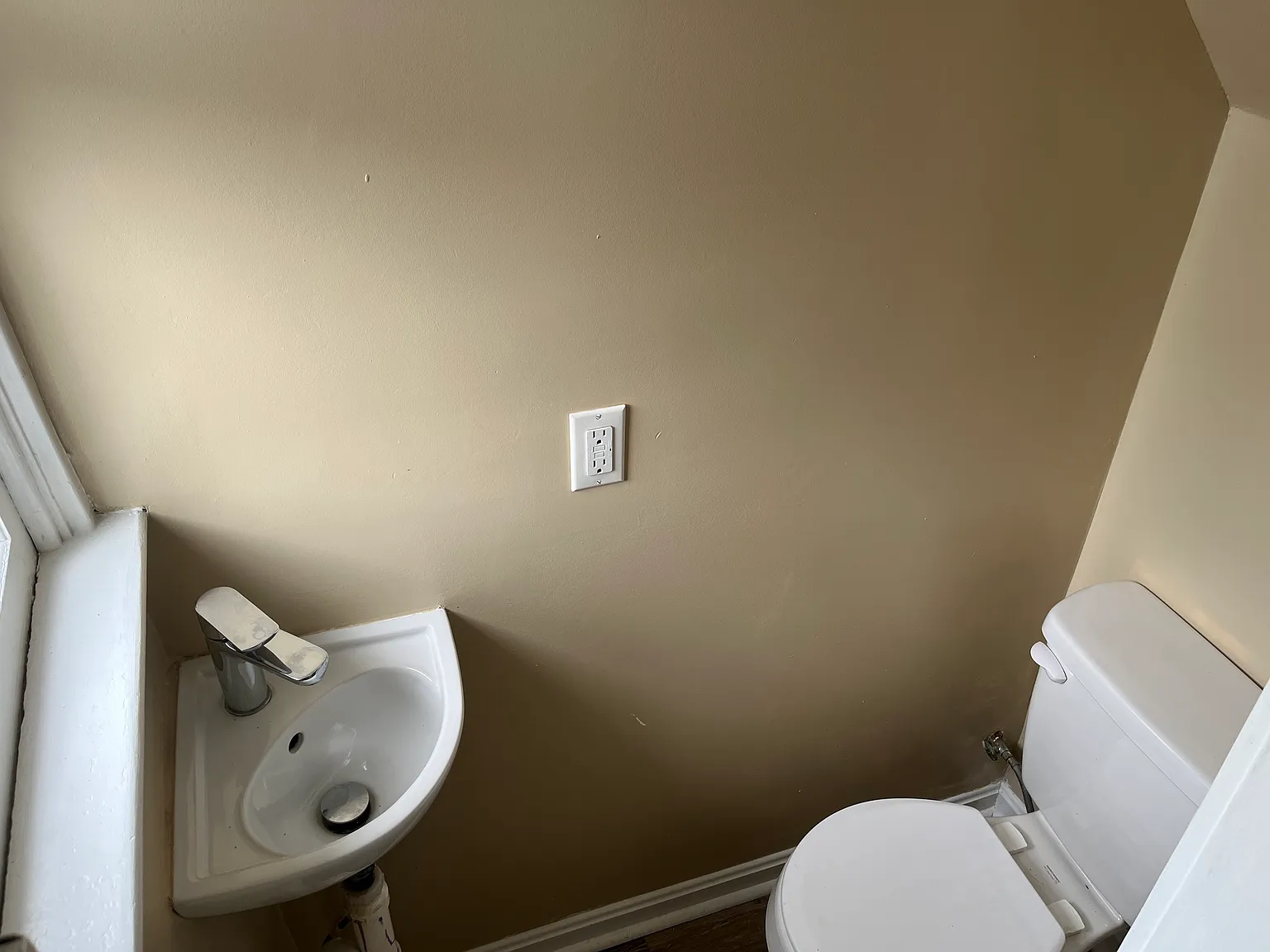 2 bed, 1.5 bath, 700 sqft, $1,200 — Photo 1