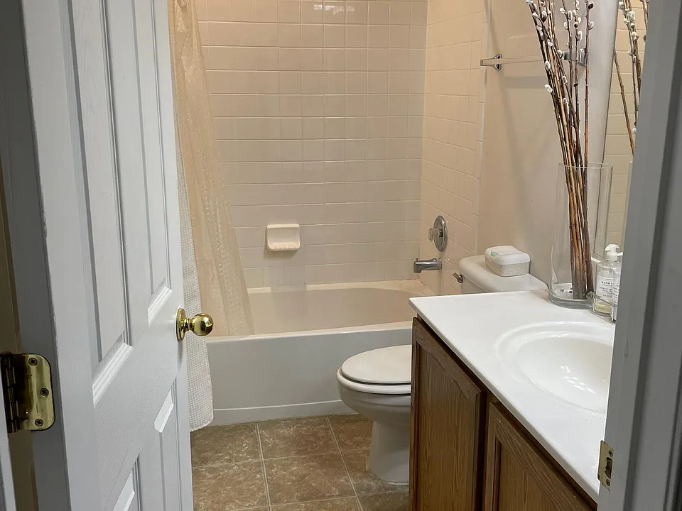 1st Floor Bathroom