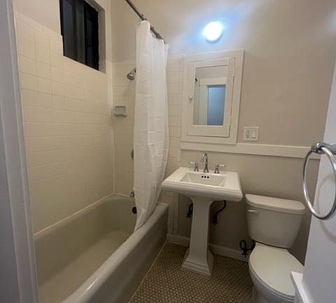 4th image of 75 Gough St #7
