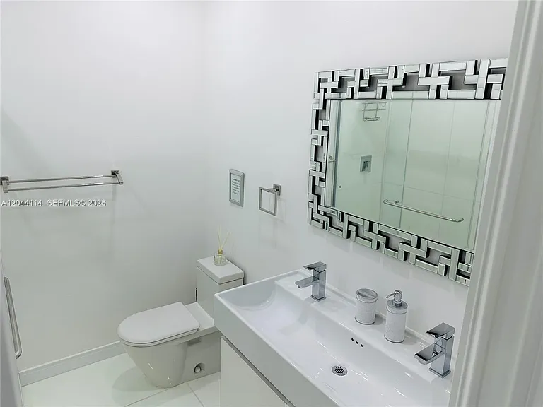 1315 NE 181st St #1 — Photo 9