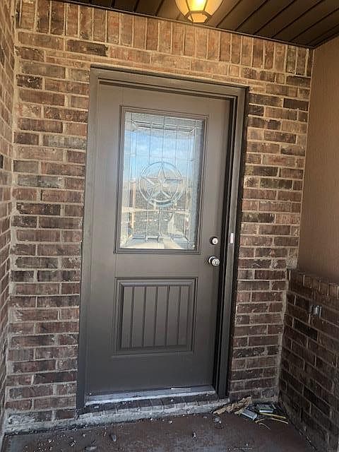 1st image of 9609 Holiday Dr