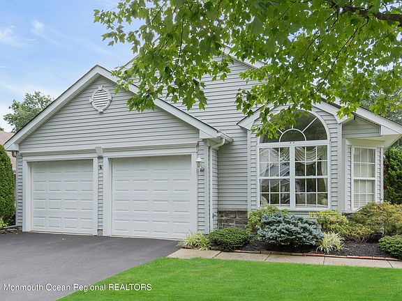 2nd image of 15 Rosewood Drive