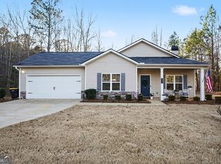 635 Pinewood Dr, Gay, GA 30218