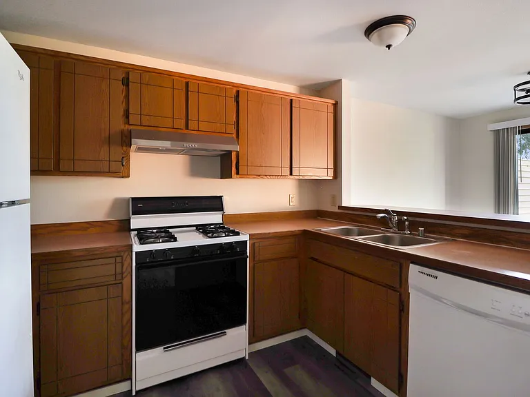 1025 SW Kaleeton Loop #2 — Photo 3