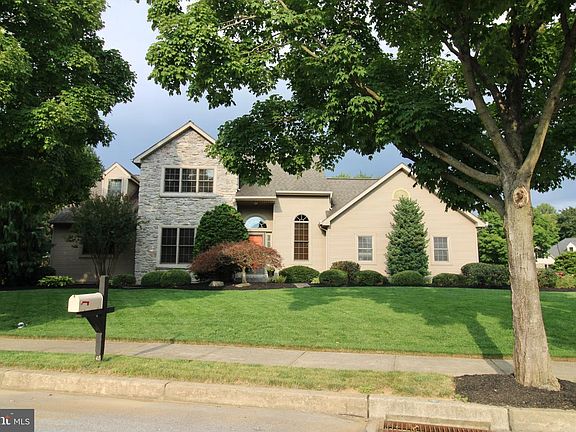 4th image of 669 Laurel Ave