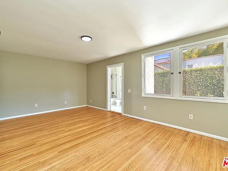 429 S Orange Dr — Photo 20