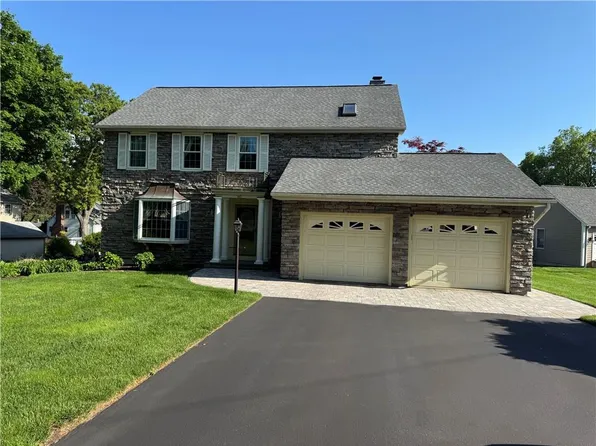 60 Farm Dr, Cumberland, RI 02864