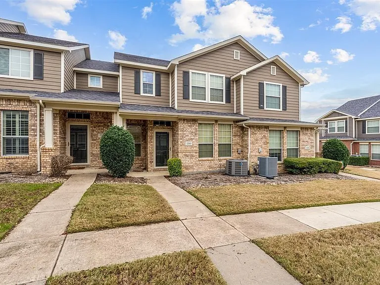 2205 Stoneleigh Pl — Photo 35