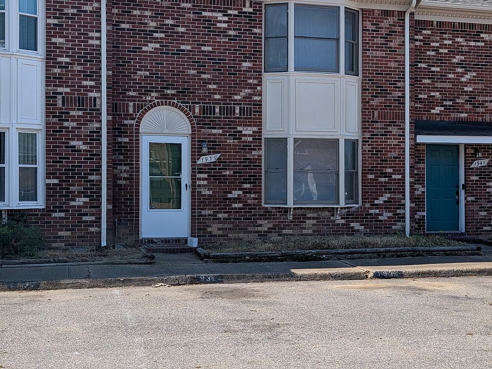 1st image of 1939 Darnell Dr #1