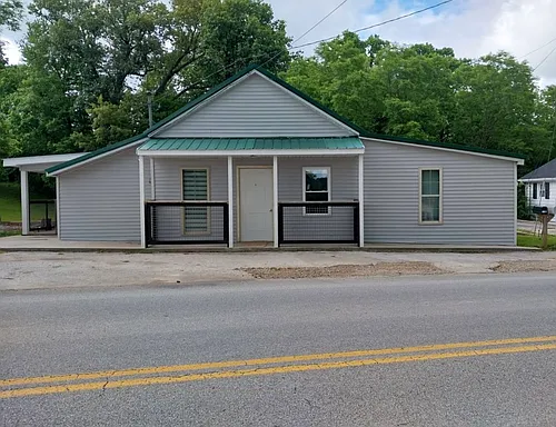 570 Grayson St Photo 1