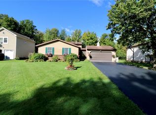 80 Reddick Ln, Rochester, NY 14624