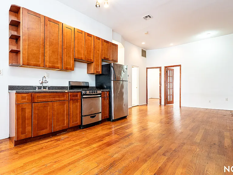 327 Nostrand Ave #4 — Photo 1