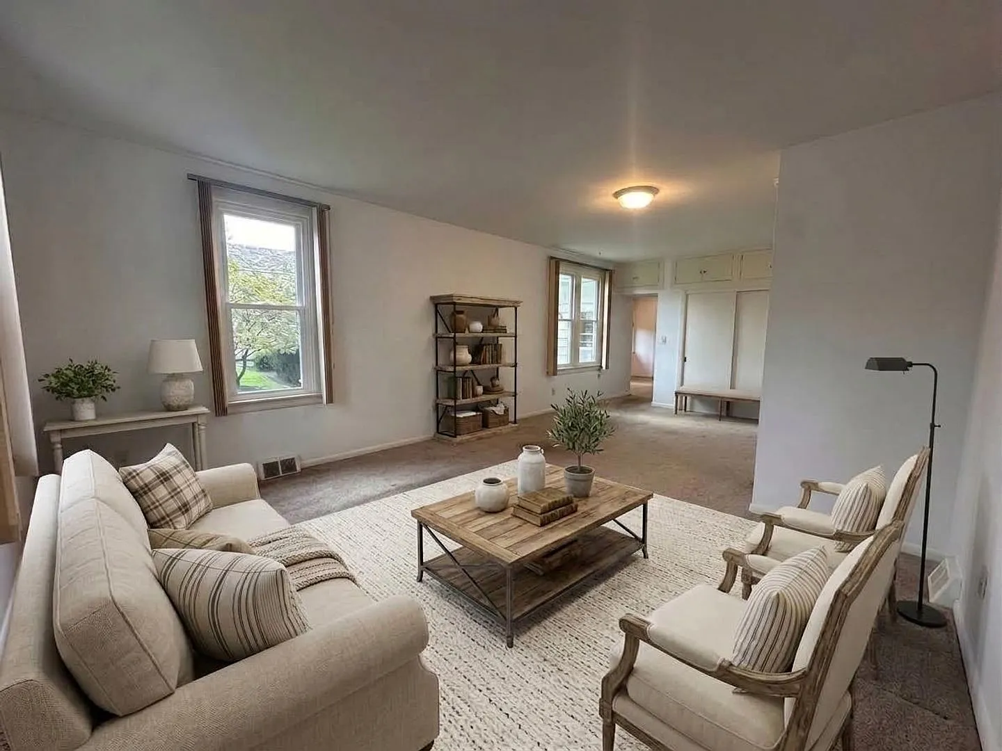 638 W Philadelphia Street — Photo 2